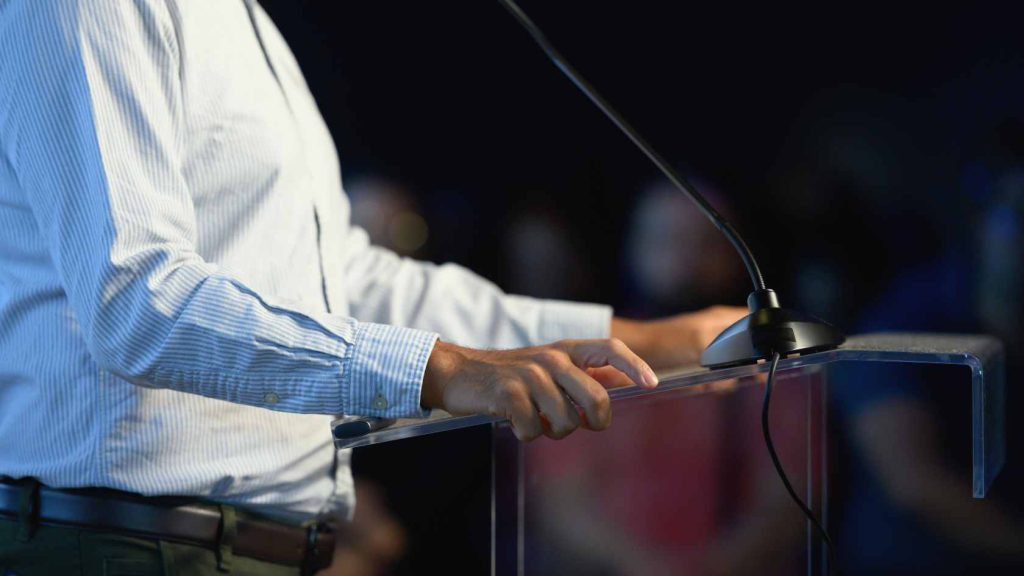 מנחים לאירועים